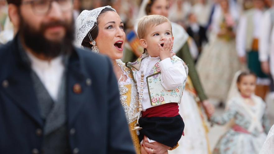 Búscate en la primera jornada de la Ofrenda de las fallas 2024