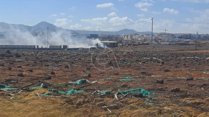 Incendio en la antigua finca de Las Rubiesas, en Melenara