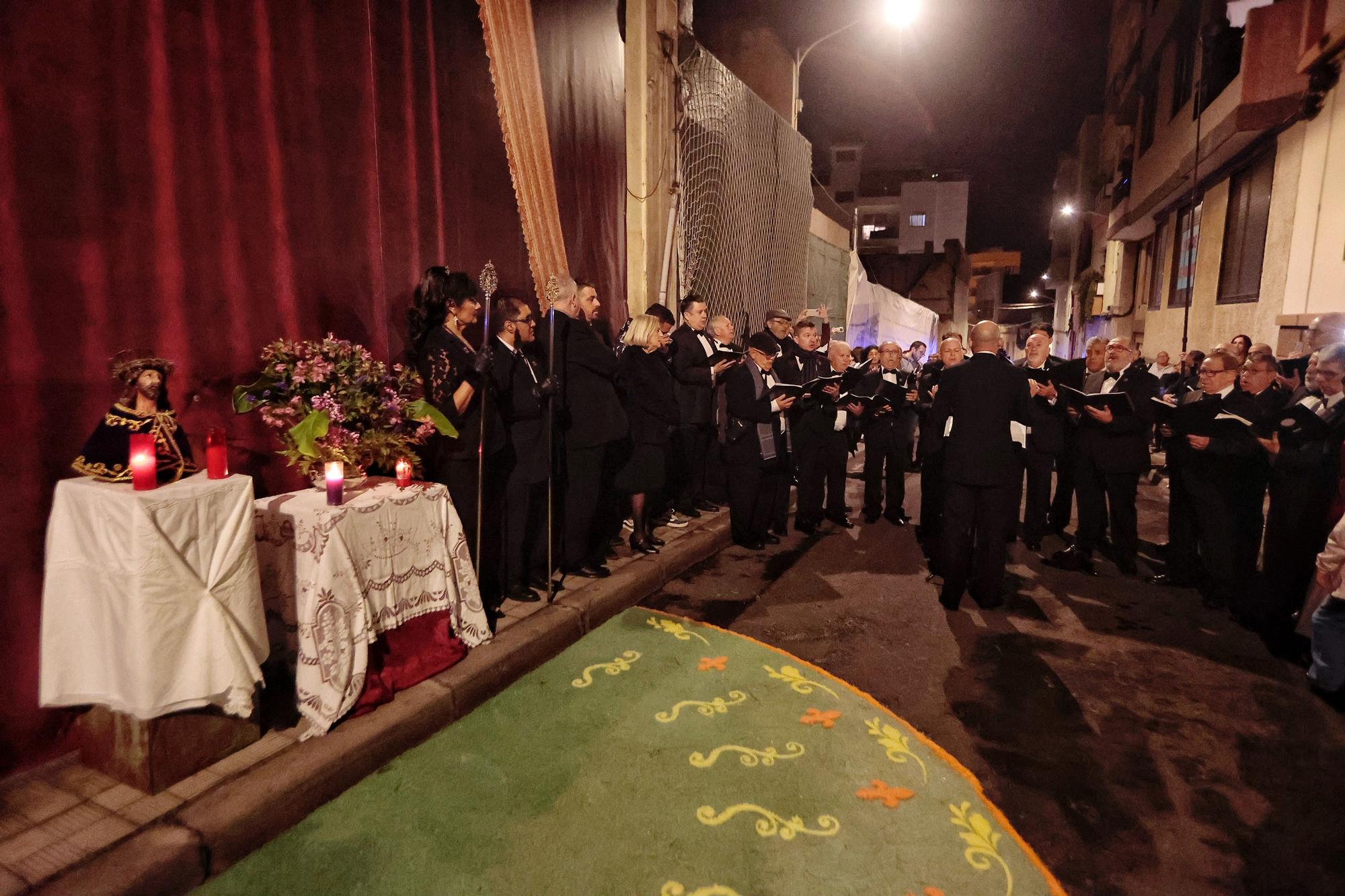 Procesión del Señor de Tribulaciones por el barrio de El Toscal