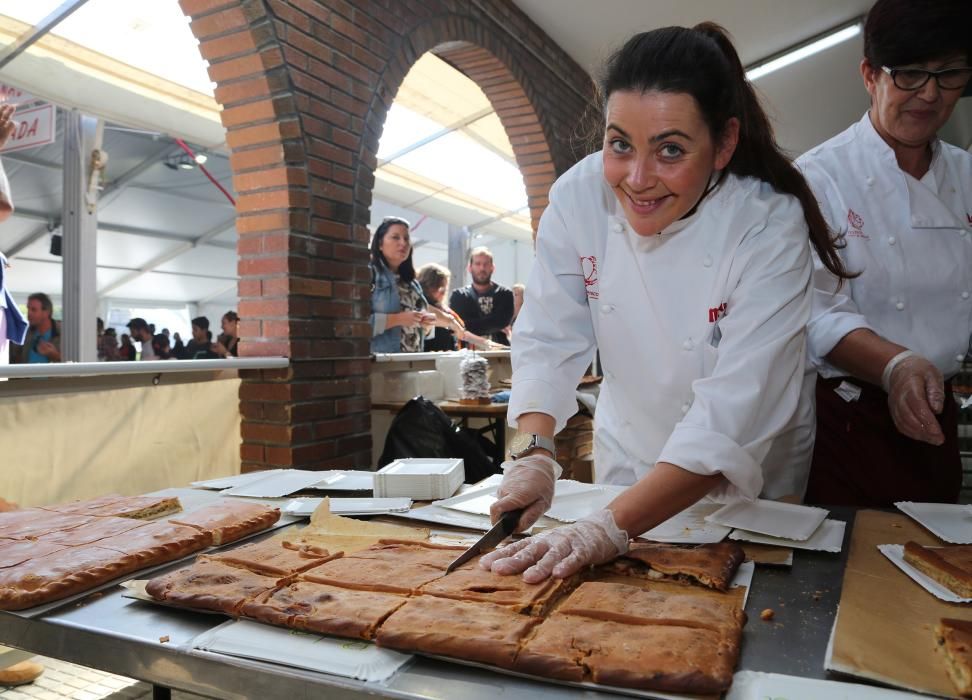 La organización cifra en más de 7.000 raciones vendidas en una jornada de sábado rodeada por el buen ambiente en la fiesta gastronómica. De momento se han facturado más de 60.000 euros y el domingo se