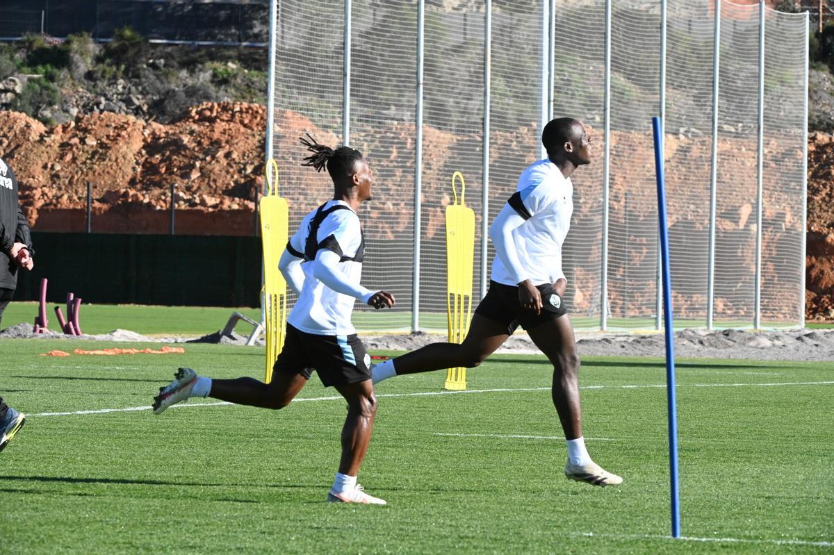 El equipo de Pablo Hernández se ejercita en la ciudad deportiva Globeenergy