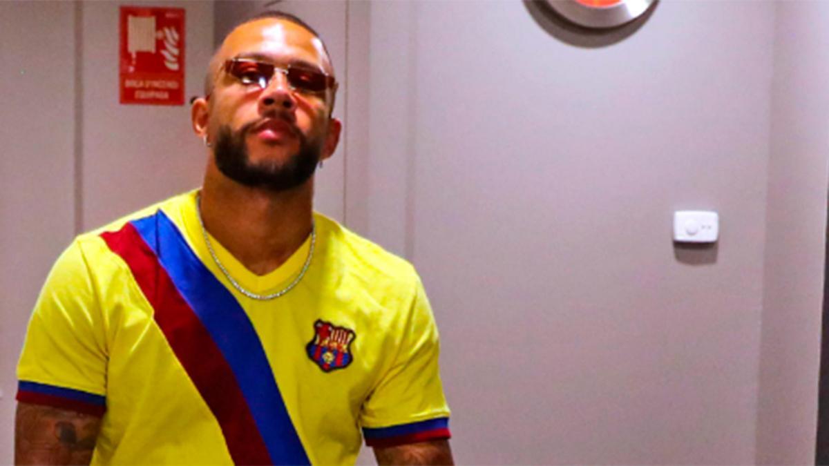 El vídeo que está enamorando a los culés. Así llegó Memphis al Camp Nou