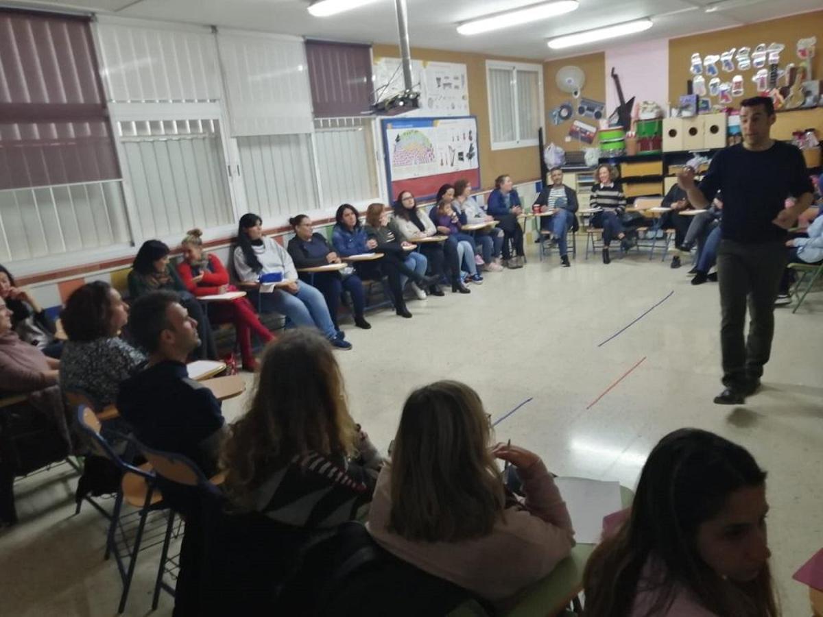 La plantilla de educadores sociales en Córdoba no cubre las ocho zonas desfavorecidas de la provincia