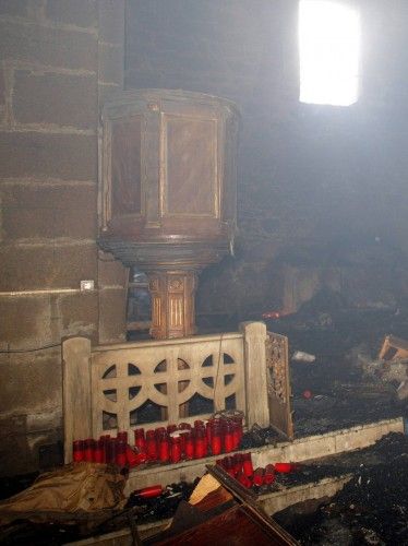 Un rayo calcina el santuario de Muxía