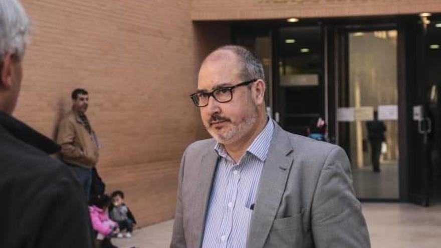 Un juez abre juicio a todo el grupo municipal del PSOE de Benejúzar por delito electoral