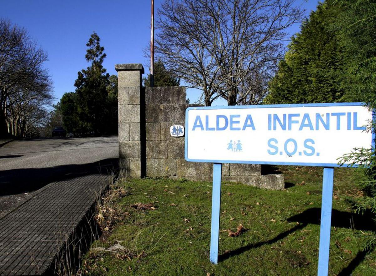 Entrada a las instalaciones de la aldea, en Ventosela. |  Salvador Sas