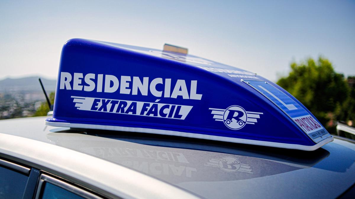 Autoescuela Residencial ofrece facilidades para sacarse el carnet de conducir en Ibiza.