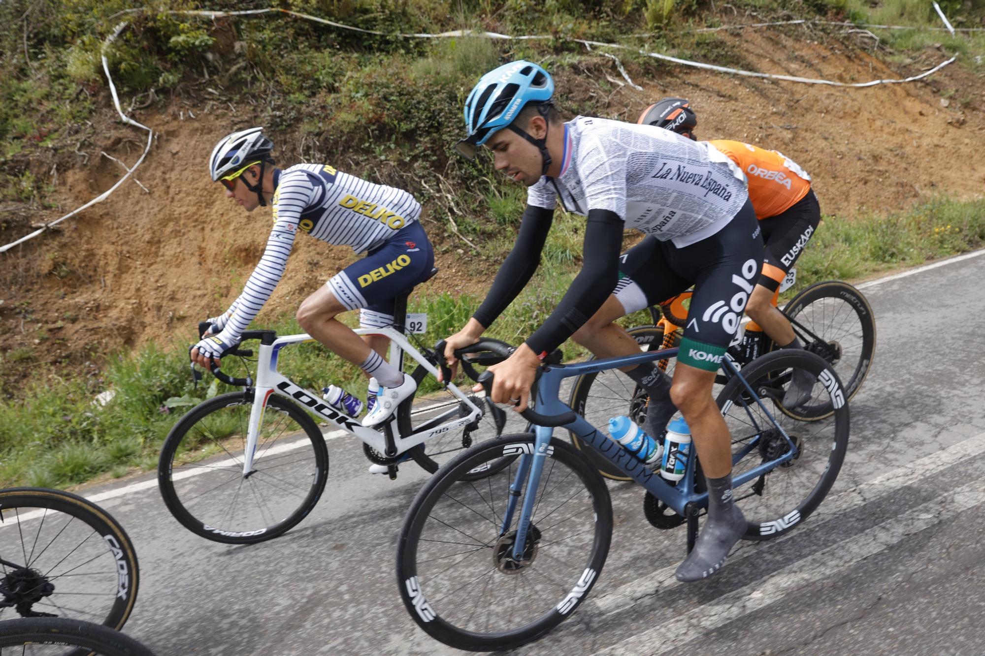 La segunda etapa de la Vuelta Ciclista a Asturias, en imágenes