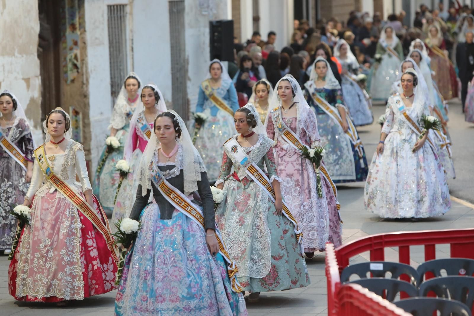 Búscate en la ofrenda a la Virgen en Torrent