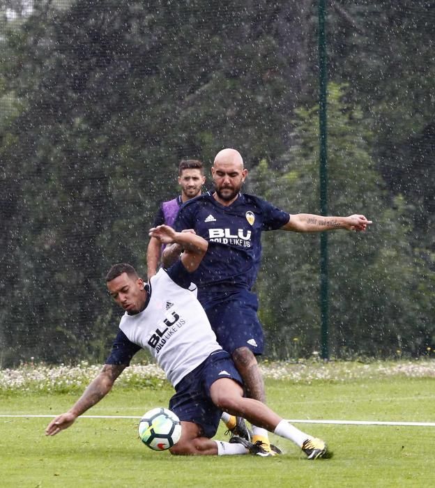 Negredo, uno de los protagonistas del lluvioso día