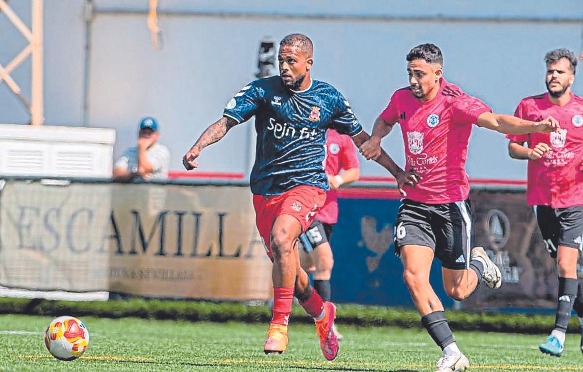 Joel Zamora intenta marcharse de Adjona.