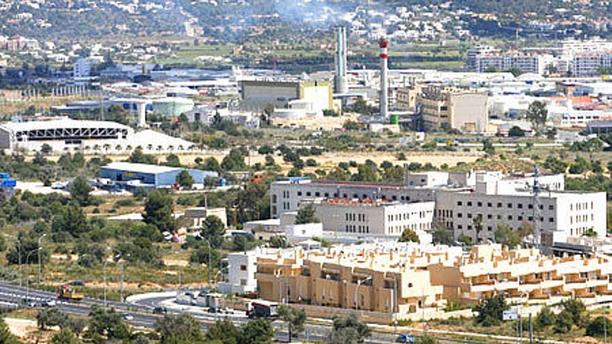 Vista aérea del hospital Can Misses, Gesa y el segundo cinturón de ronda.