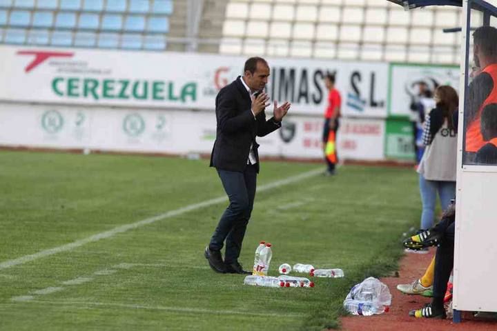 Futbol. La Hoya-UCAM (0-0)