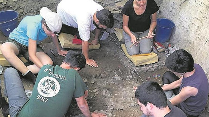 Salen a la luz restos del paleolítico en Vilafranca