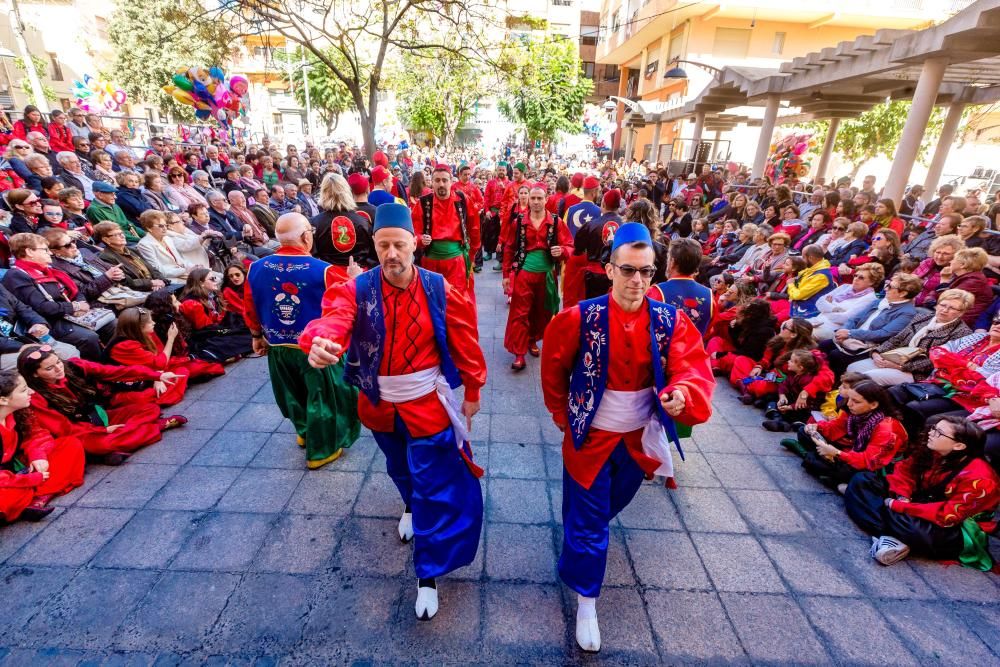 Callosa d'en Sarrià vivesu tradicional Baile Moro