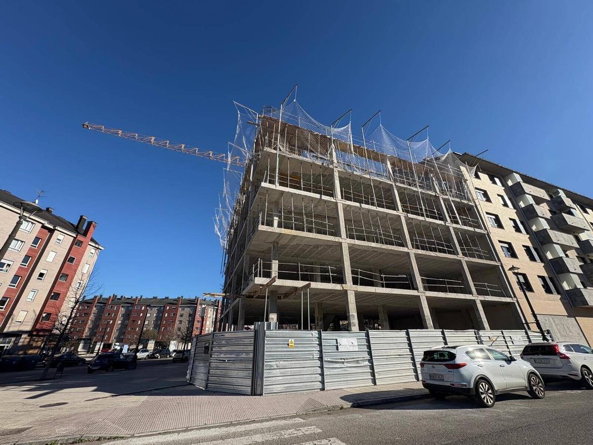 Construcción de viviendas en La Felguera.