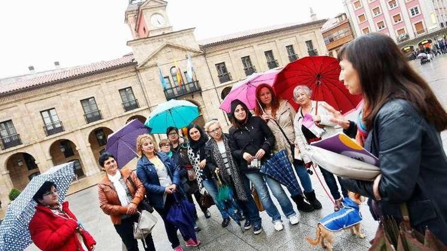 Visita en femenino por las calles de Avilés