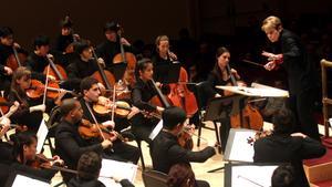 Marin Alsop en un concierto en el Carnegie Hall en 2013 con la Orquesta de la Julliard School.