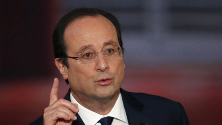 Hollande da la cara tras el escándalo de su presunta infidelidad