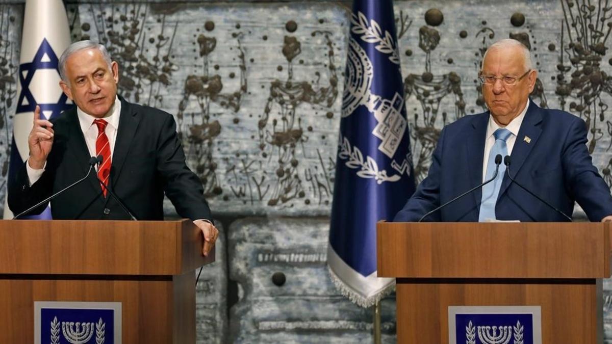 Binyamin Netanyahu, a la izquierda, con el presidente Reuven Rivlin