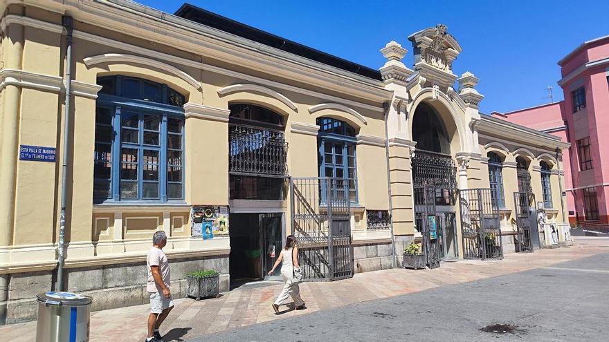 Siete mil voces para salvar el mercado: Mieres se moviliza por la plaza de abastos antes de cumplir 120 años