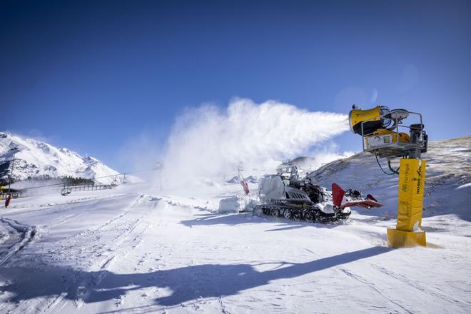 En imágenes | Inicio de la temporada invernal en las estaciones de esquí aragonesas