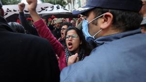 Manifestación de heridos durante la revuelta que obligó a huir de Túnez el dictador Ben Alí