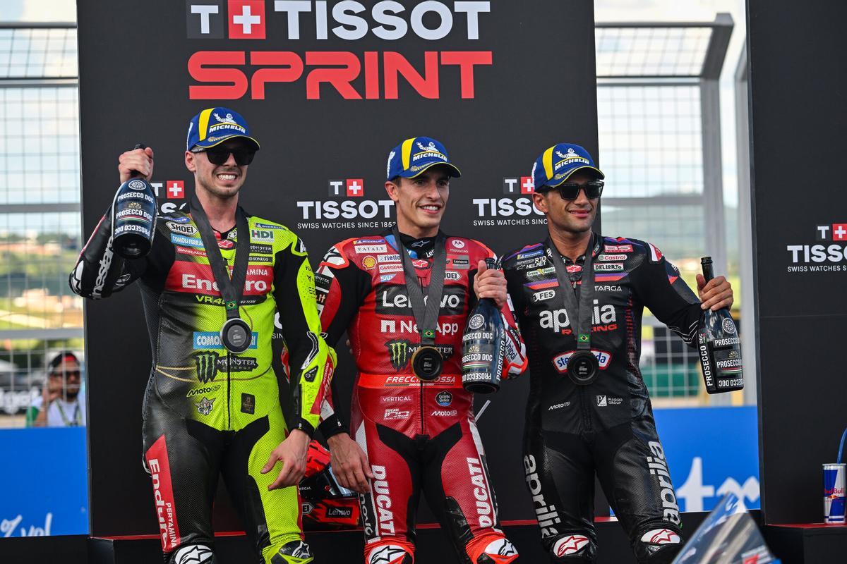 Márquez y Di Giannantonio, en la celebración de la sprint del sábado