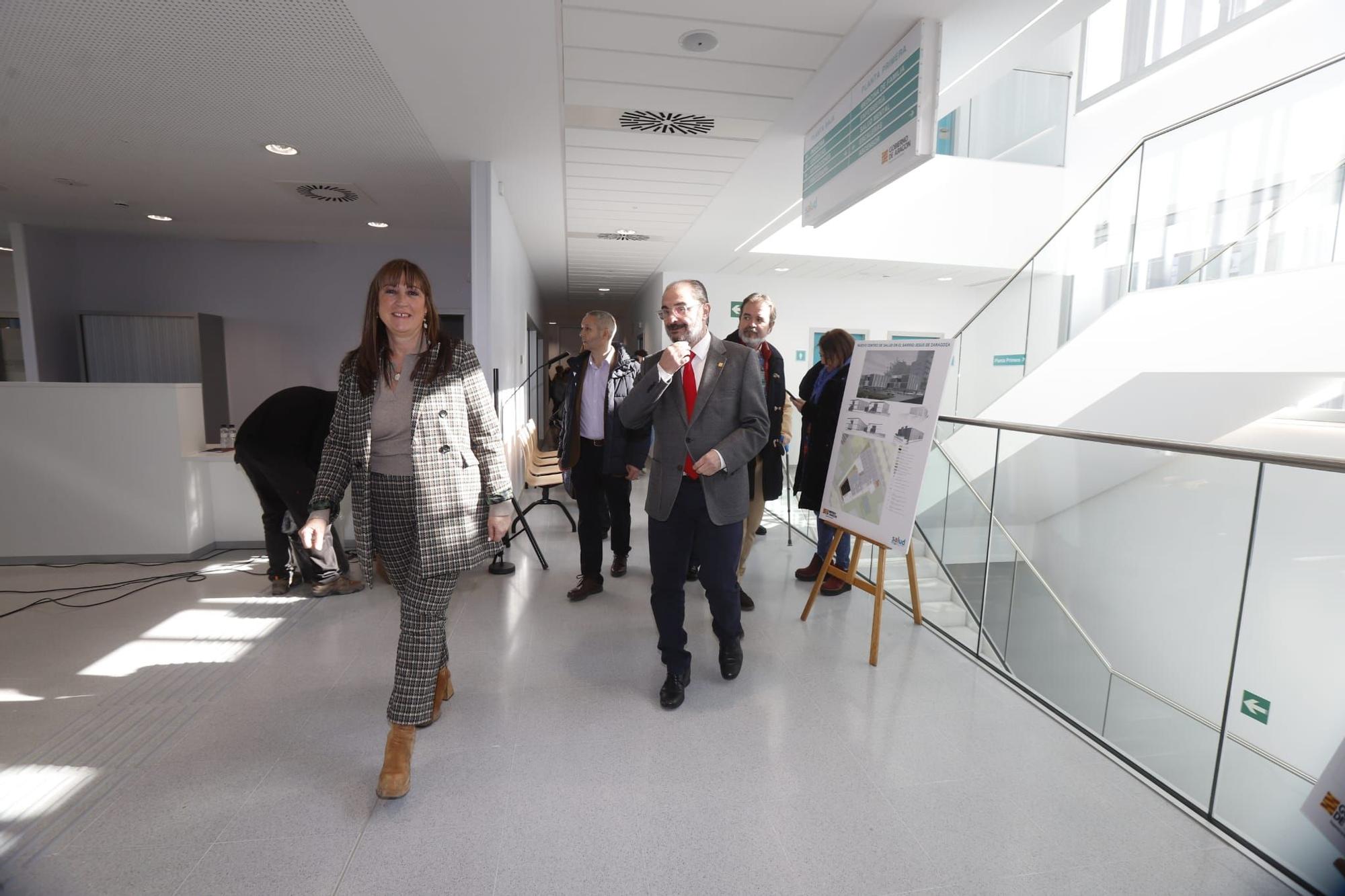 Visita de Lambán y Repollés al nuevo centro de salud del Barrio Jesús de Zaragoza