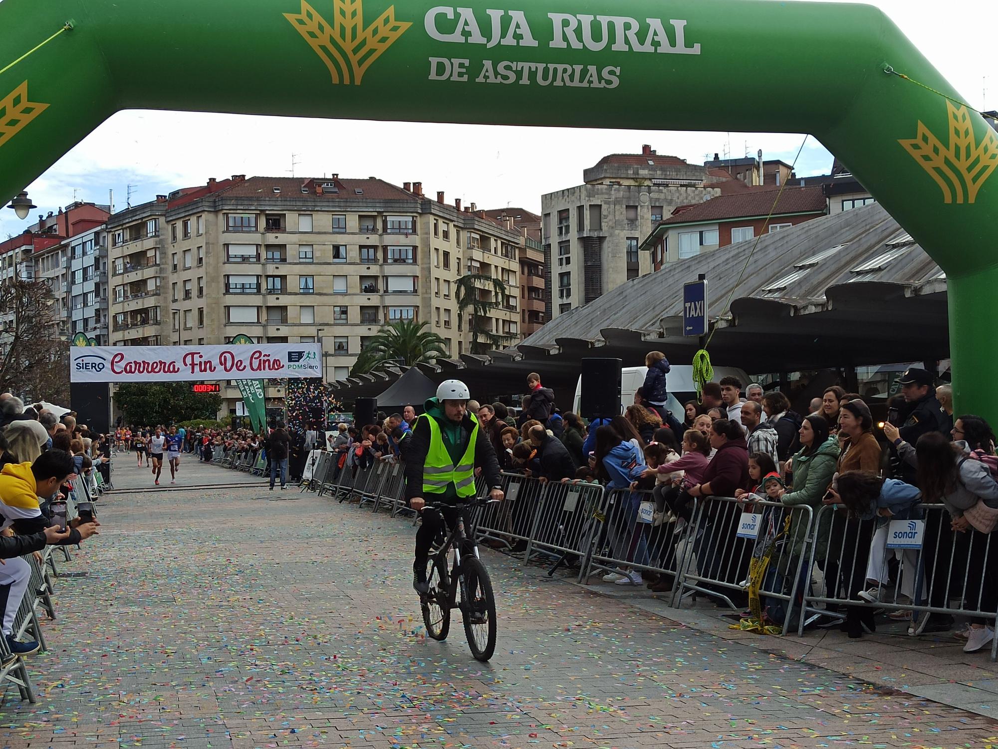 Casi 1.500 participantes disputan la carrera de Fin de Año de Pola de Siero