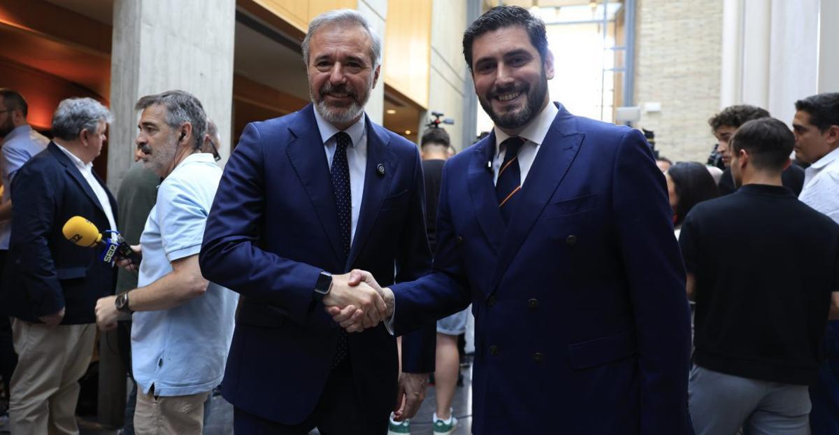 Jorge Azcón (PP) y Alejandro Nolasco, líder de Vox en Aragón.