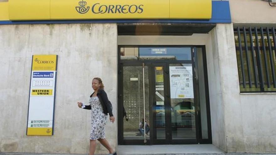 Correos y los sindicatos cierran una acuerdo y evitan las dos huelgas navideñas