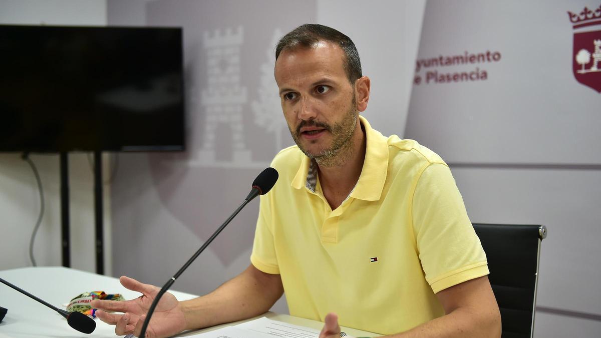 "Cero papeles inútiles" y "Operación 48 horas": La "revolución administrativa" que se plantea para Plasencia