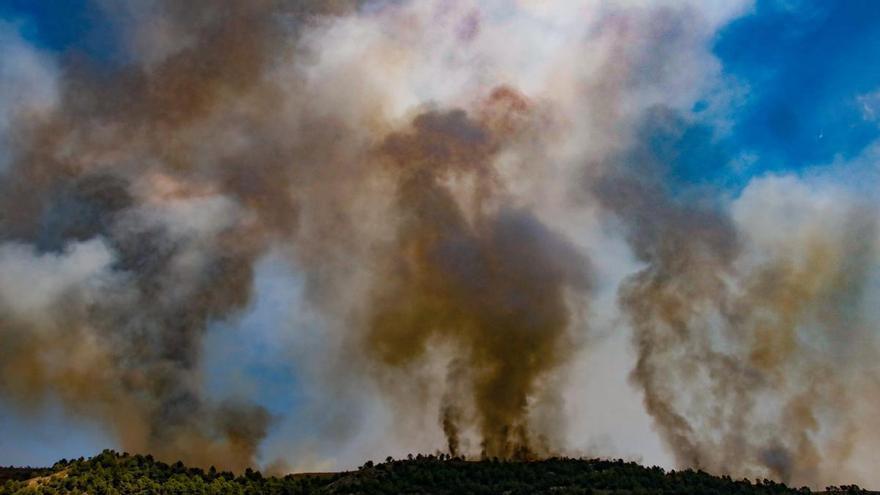 El fuego devora más de 10.000 hectáreas en El Comtat y la Marina Alta