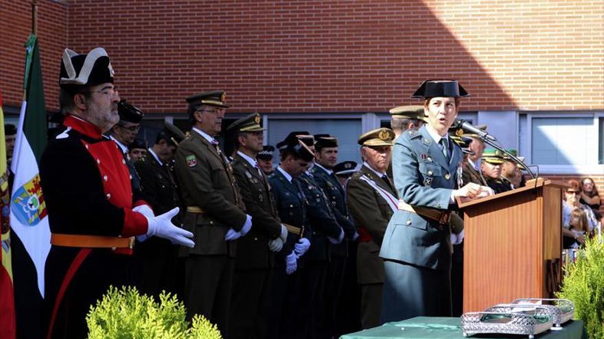 El acto del Pilar, presidido por primera vez por una mujer comandante