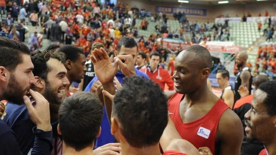 Los jugadores del UCAM celebran un triunfo.