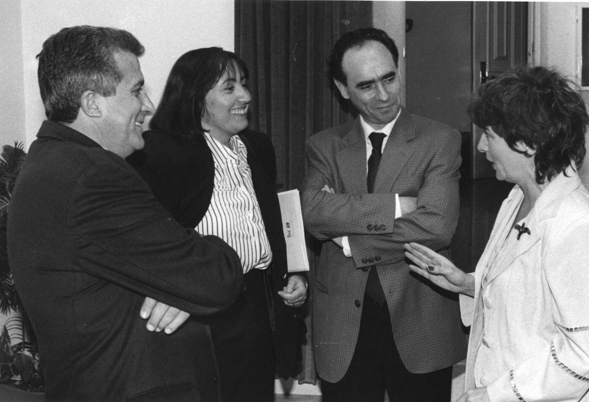 Ceferino de Blas junto a Rosa Aguilar, diputada de IU en 1995 Jesús de Arcos.jpg