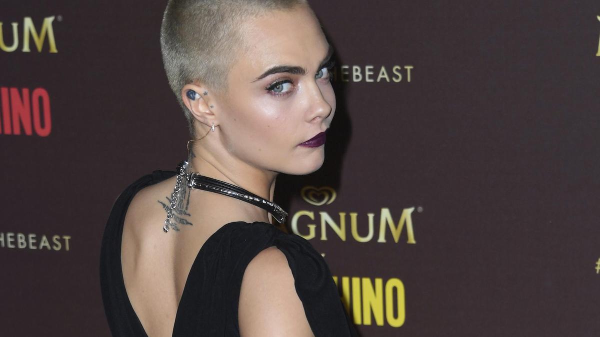 Cara Delevingne presume de su nuevo look