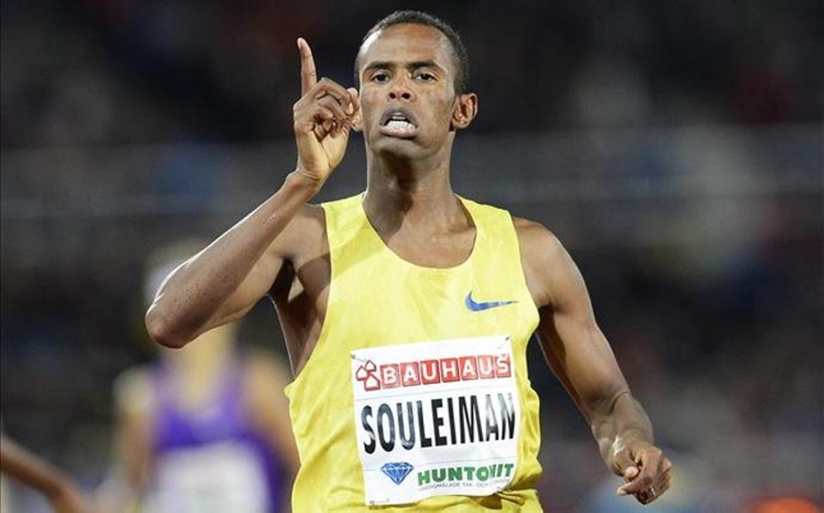 Souleiman logra el récord del mundo de los 1000 metros indoor | atleti