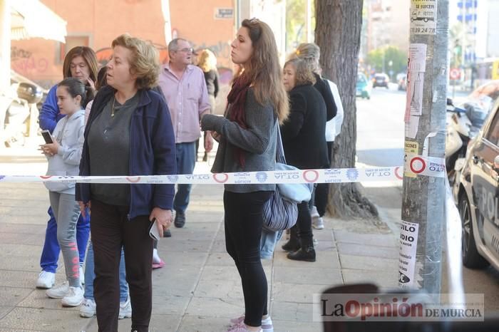 Un coche se estrella contra un restaurante