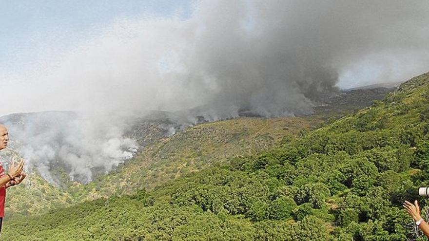 Controlado el incendio que afecta a Garganta y Aldeanueva de la Vera