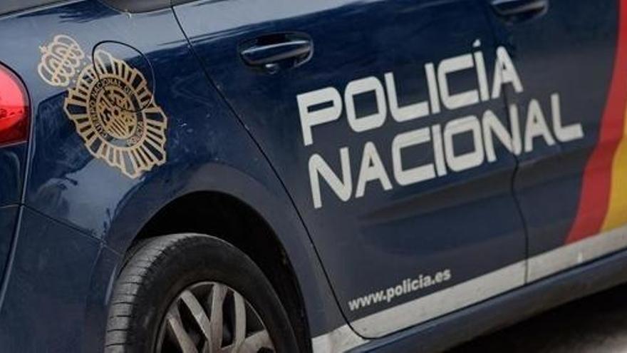 Amenaza con un arma de fogueo a un grupo de jóvenes por hacer ruido en la calle