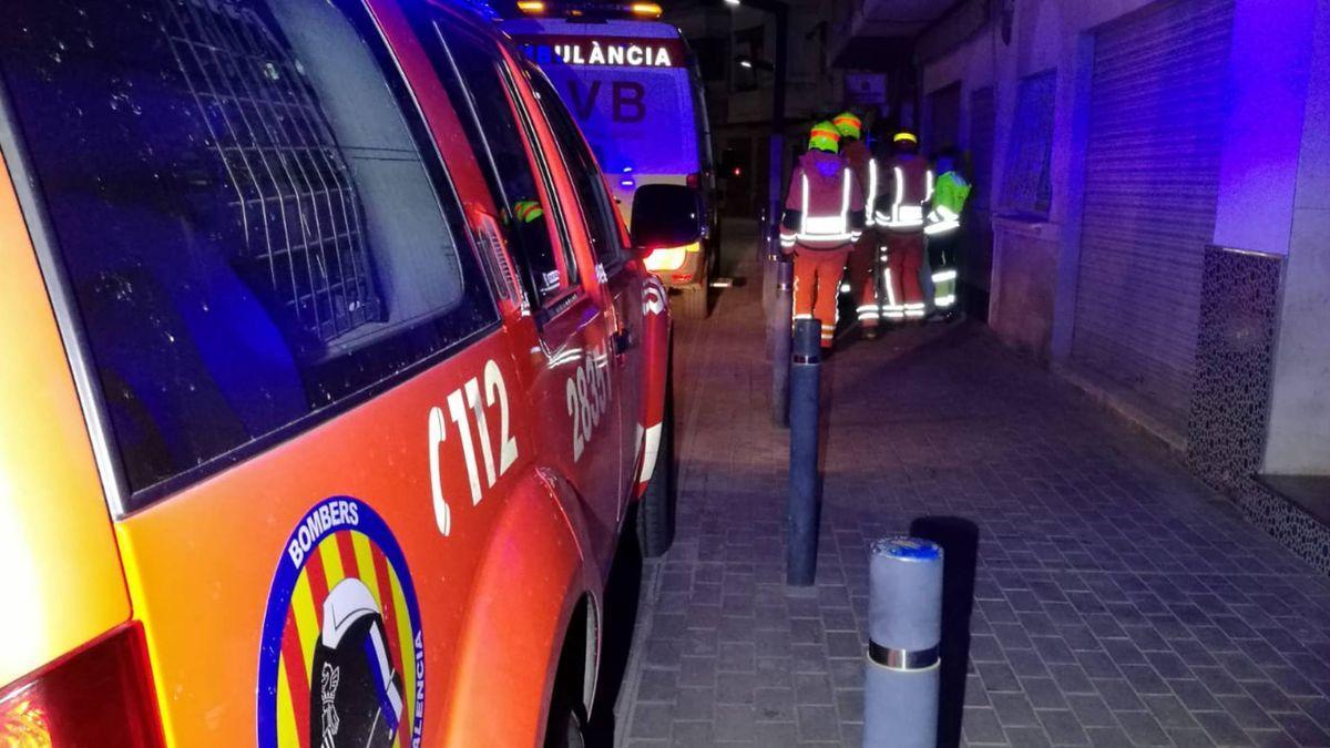 Bomberos y ambulancias en el lugar del siniestro.