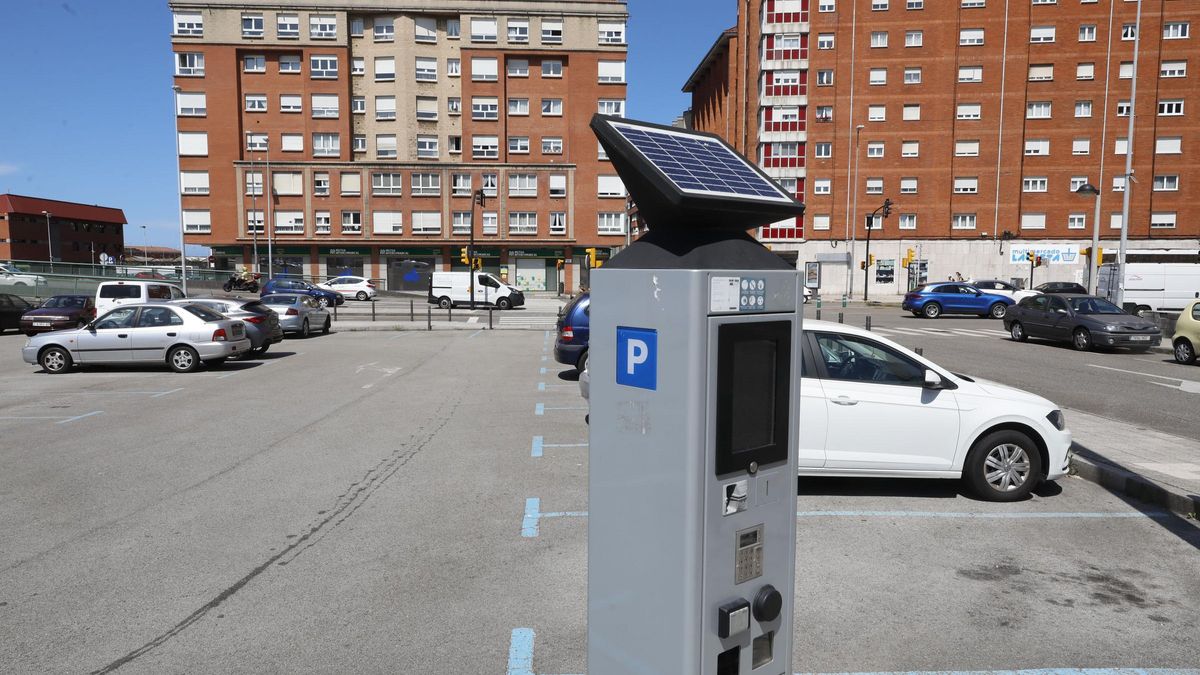La ORA, uno de los servicios que gestionaría la gran empresa municipal de movilidad.