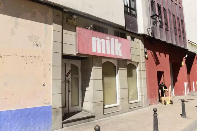 La Policía desaloja a varios ocupas de un antiguo pub de la zona del Orzán en A Coruña