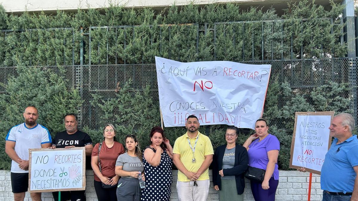 Video | Padres del Santa Engracia protestan contra la supresión de una plaza de Infantil en Los Colorines