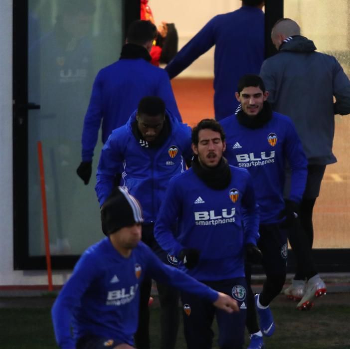 Guedes regresa con el grupo a los entrenamientos del Valencia CF