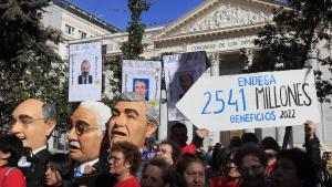 Más de 20 organizaciones, como Alianza contra la Pobreza Energética, CCOO o Greenpeace, han convocado una concentración para exigir el mantenimiento de la moratoria de suministro energético, que finaliza el 31 de diciembre de 2023.