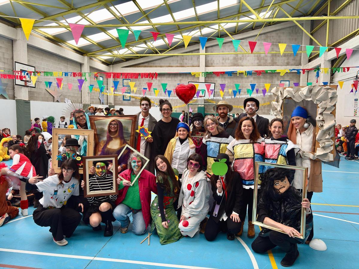 O Entroido enche de creatividade e tradición os colexios