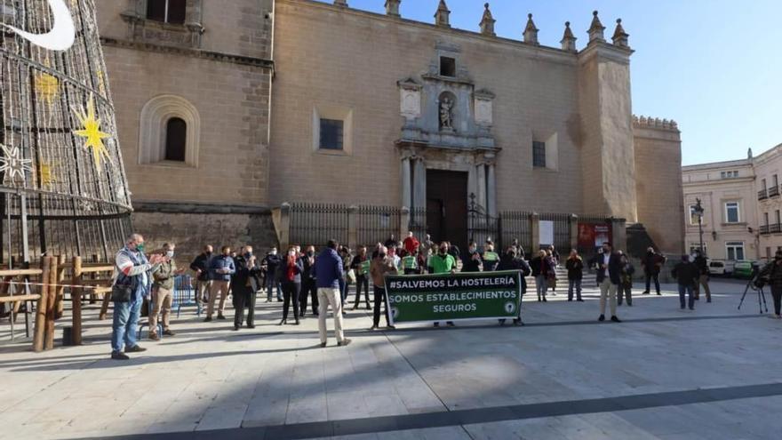 Los hosteleros pacenses reivindican la seguridad de sus establecimientos